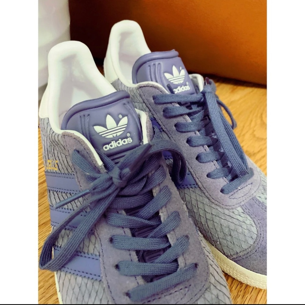 Adidas gazelle fashion sneakers